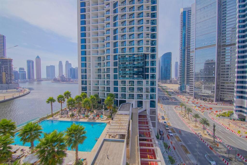 Luxury With A Canal View Дубай